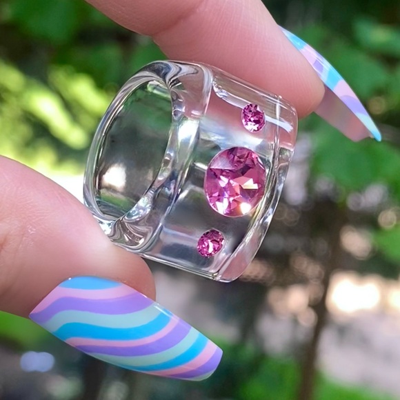 Transparent Lucite Statement Ring With Pink Swarovski Crystals, Modern Cube Ring - Picture 3 of 12